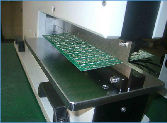 Machine de V-cannelure de carte PCB de Genitec avec la découpeuse linéaire de lame pour SMT ZM30-P